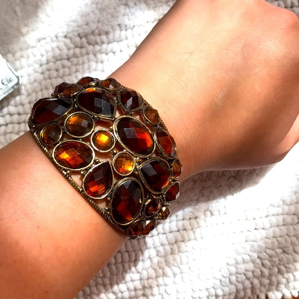 🌹3 for 10$🌹Lovely amber clap on bracelet